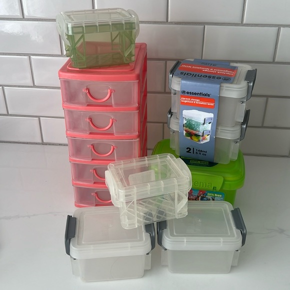 Bundle Mini Plastic Containers! - Picture 1 of 12